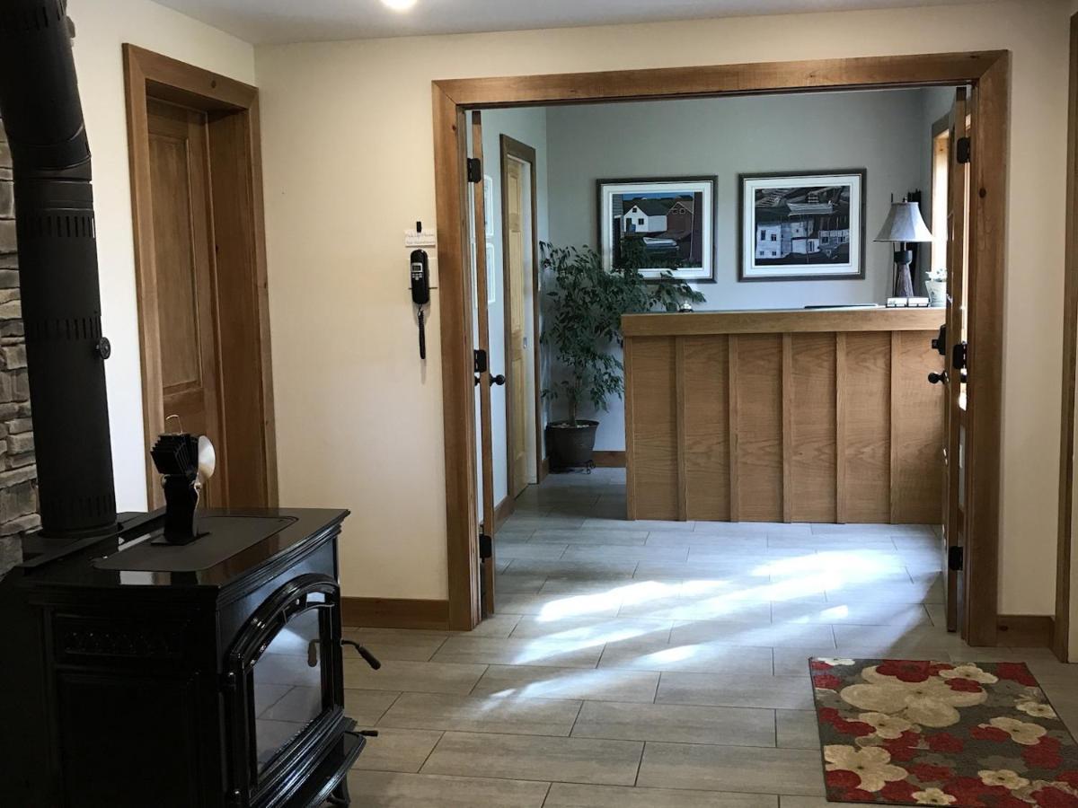 Wildflowers Country Inn Rocky Harbour Bagian luar foto